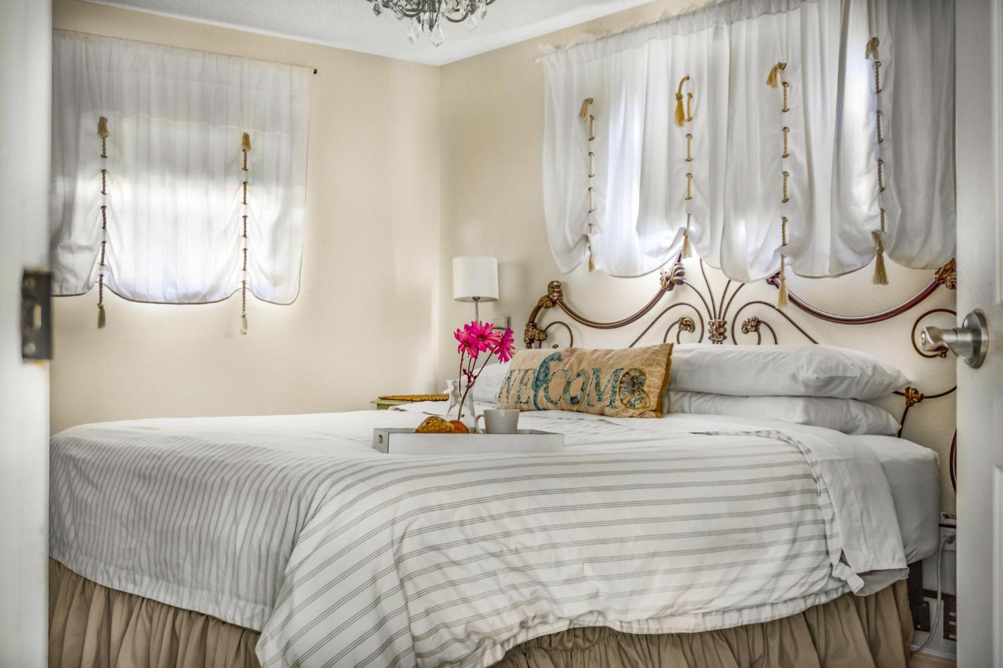Beach Cottage With Heated Pool Just Off Siesta Key Sarasota Eksteriør bilde